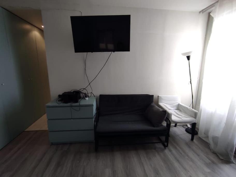 Pl Republique Apartment Paris